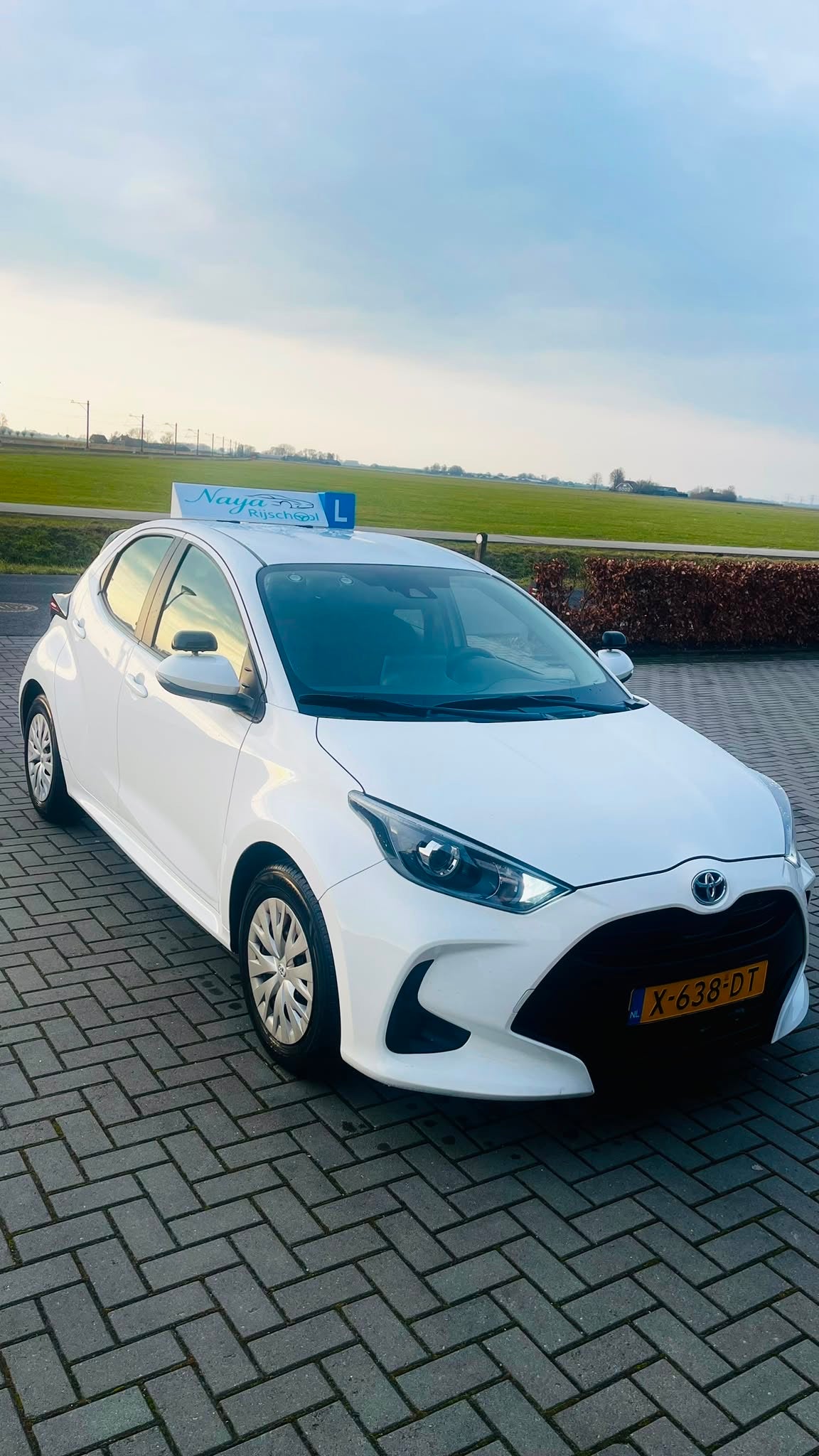 Rijschool Naya lesauto